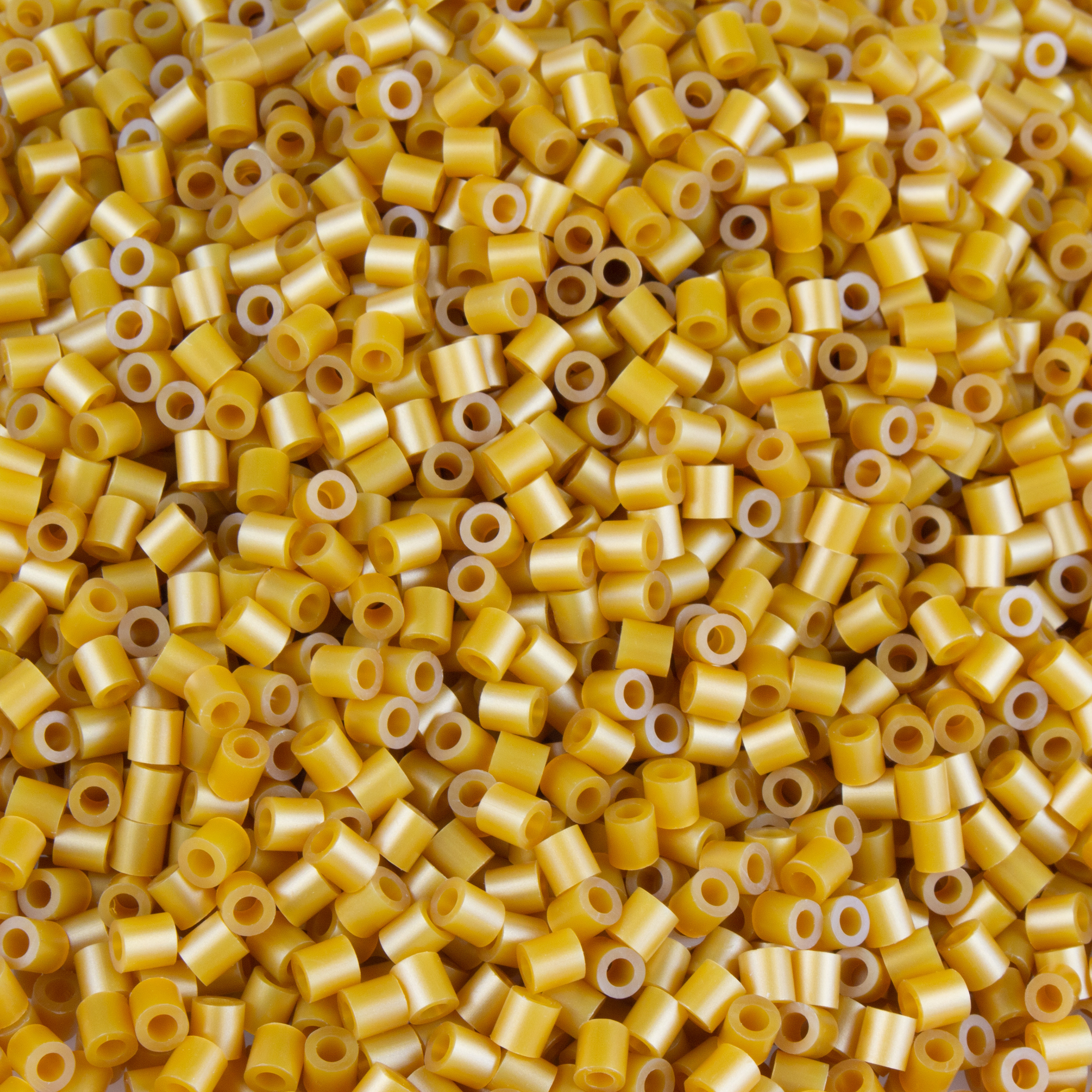 Goldfarbene Bügelperlen im Beutel, 6.000 Stück