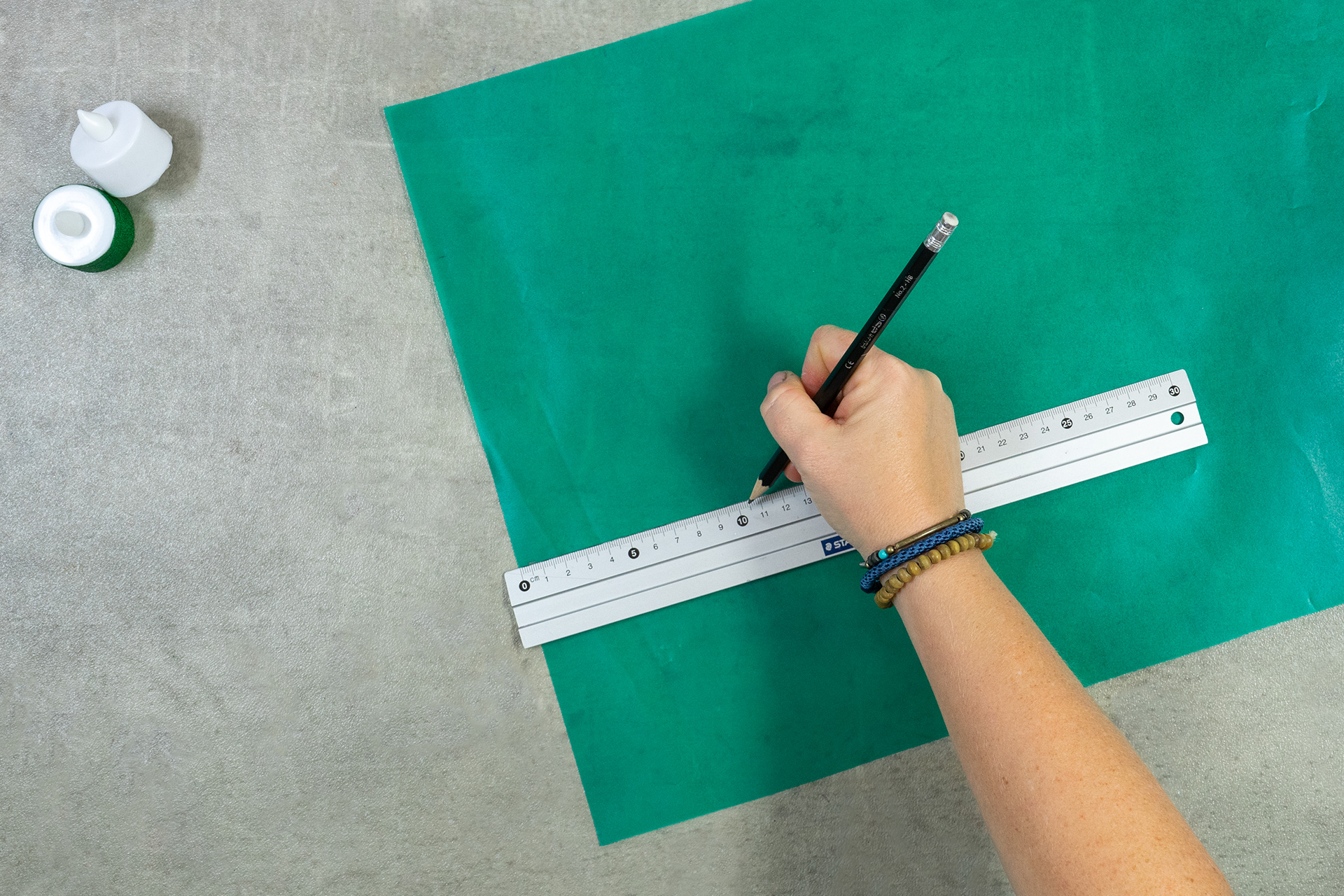 Transparentpapier Drachenpapier stark grün - Folia 87054